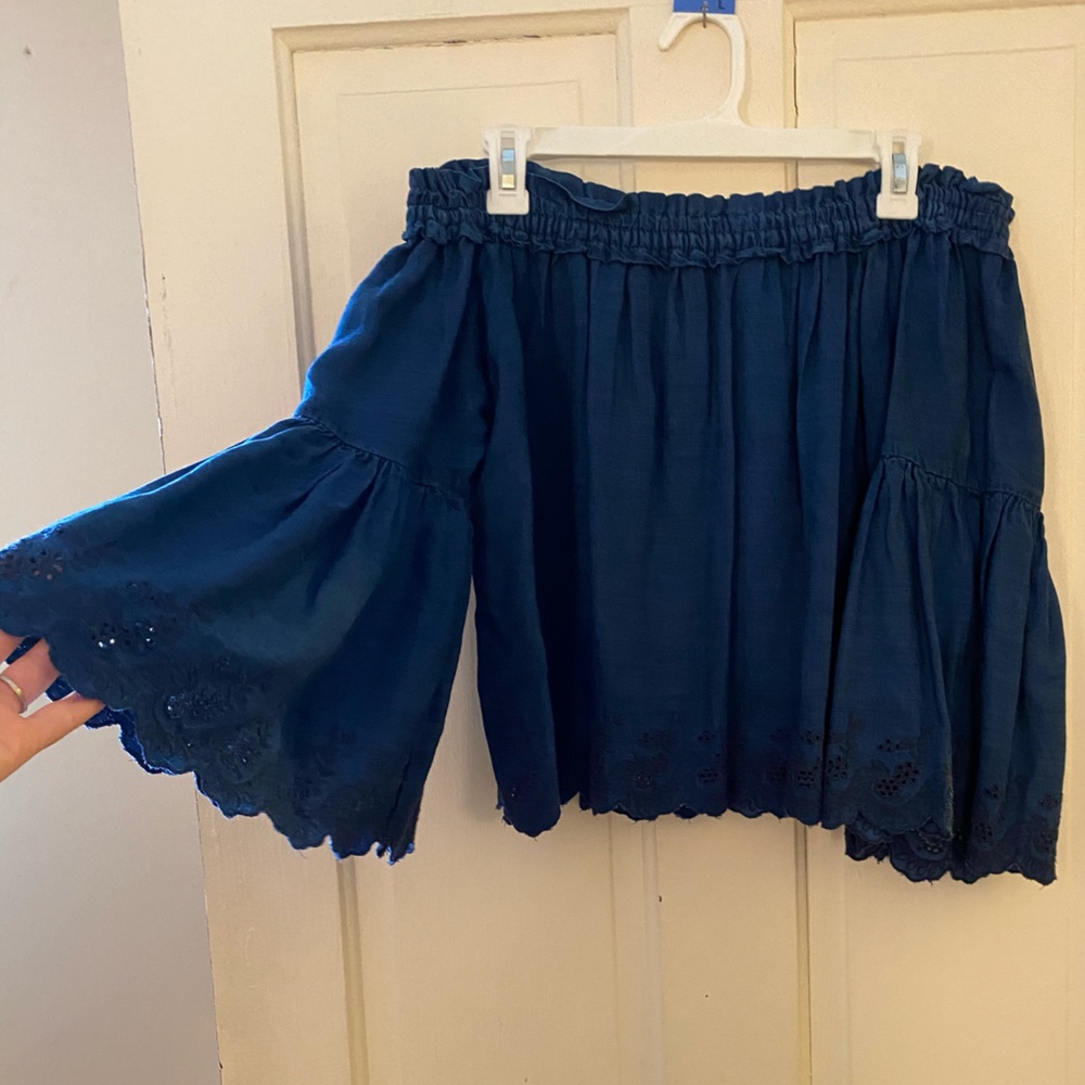 Navy blue strapless top